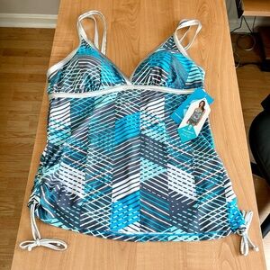 New swimsuit top Free Country woman size xLarge tankini